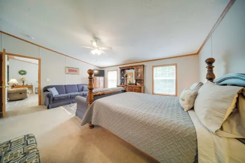 Secluded Ohio Getaway on 65 Acres! - balcony