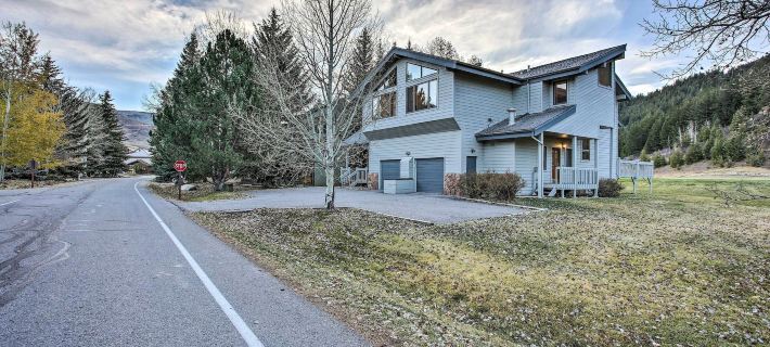 Colorado Home on Golf Course, Near Vail Ski Resort Hotels in Eagle-Vail
