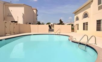 Days Inn & Suites by Wyndham Cherry Hill - Philadelphia