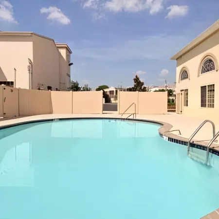 Days Inn & Suites by Wyndham Cherry Hill - Philadelphia