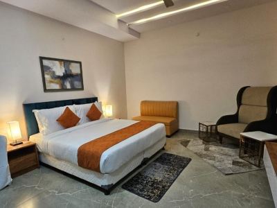 Hotel the Grand