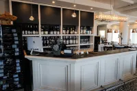 Le Grand Hôtel de la Marine "face à la mer" Hotels in Commes