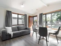 Adelaide Caravan Park - Aspen Holiday Parks Hotels in Hackney