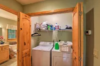 Andrews Cabin w/ Game Room & Covered Porch! - Country Houses