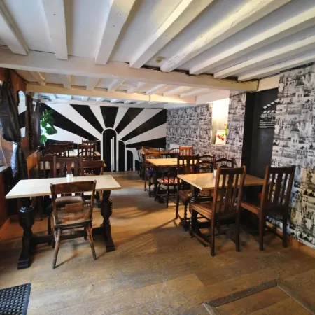 The Longboat Inn
