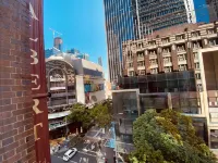 Royal Albert Hotel - Airport Shuttle
