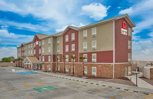 墨西卡里卡塔維尼亞長住套房酒店