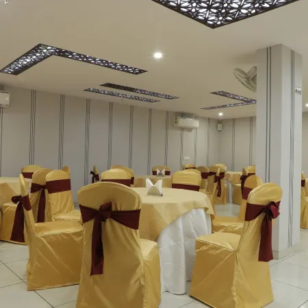 Hotel Gurugram Отели рядом с достопримечательностью «Курорт Аапно Гхар»