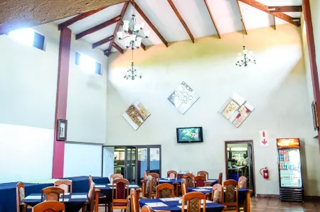 Zororo Lodge Отели в г. Polokwane Local Municipality
