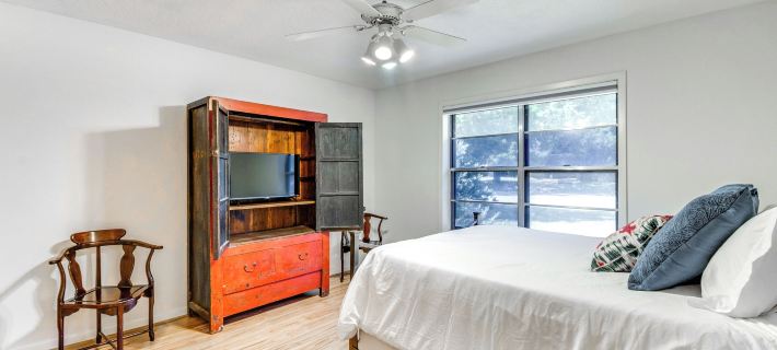 2 Mi to Kyle Field: Bryan Home w/ Fenced Yard Hotels in Bryan