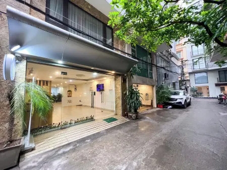 Nine Housing A10 Kim Ma Отели рядом с достопримечательностью «Hanoi Sky Lotte Observation Deck»