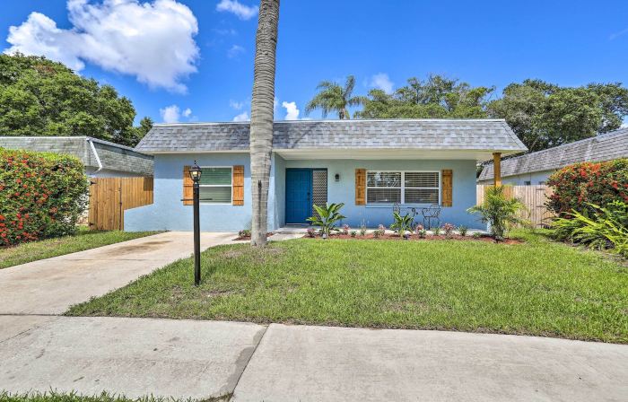 2 Mi to Beach: Home w/ Screened Porch in Largo