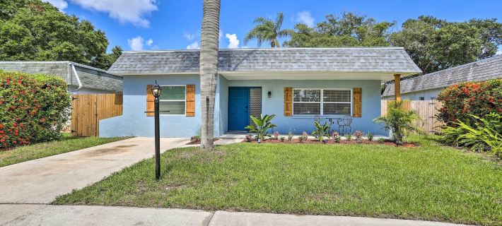 2 Mi to Beach: Home w/ Screened Porch in Largo Hotels in Largo