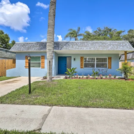 2 Mi to Beach: Home w/ Screened Porch in Largo