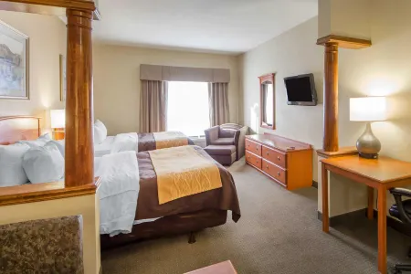 Quality Inn & Suites MidAmerica Industrial Park Area Отели в г. Чуто