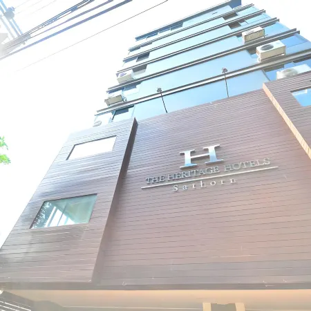 The Heritage Hotels Sathorn Отели рядом с достопримечательностью «Станция метро Surasak»