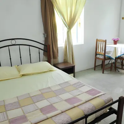 Chez Ronald Guest House Hotels near Saint Gabriel Church