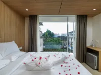 The Trios Hotel Kochi โรงแรมใกล้วัดศิวะ