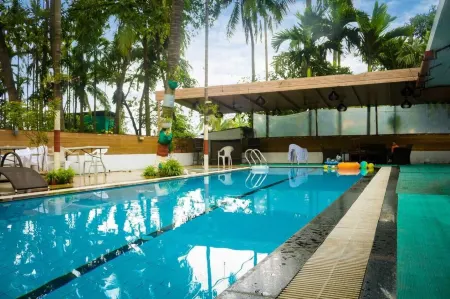 Parmar Farms Отели в г. Панед