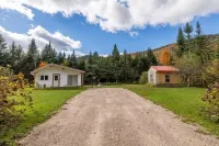 The 1837: Your cozy, pet-friendly escape in the heart of nature Hotels in Portneuf