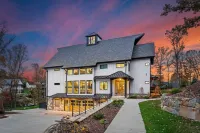 The Grand on Greenbay-7 Bedrooms Sleeps 20 Modern New Build