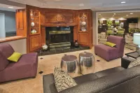 La Quinta Inn & Suites by Wyndham Milwaukee Delafield Hotels in Delafield