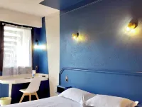 Hôtel la Tour des Anglais Hotéis em Mayenne