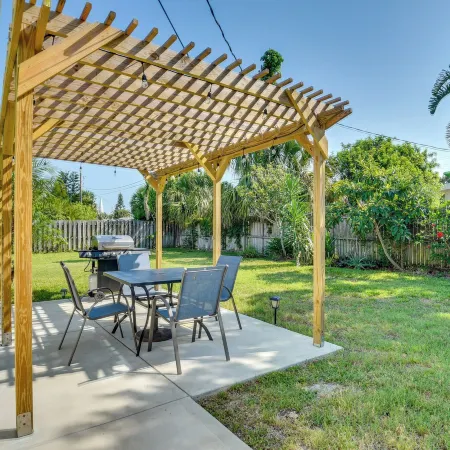Charming Port Orange Home - Walk to Beach!