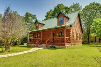 Secluded Oakland Cabin w/ Private Yard! - WiFi