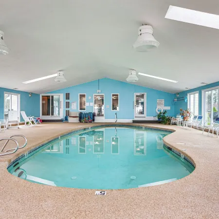 2 Mi to Drakes Island Beach: Condo w/ Porch!