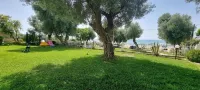 Eleni Seafront Apartment by Rentalspro Các khách sạn gần Nea Flogita