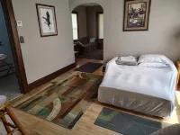 3- bedroom home on the river10 min. from town also have identical 1818034 ID #