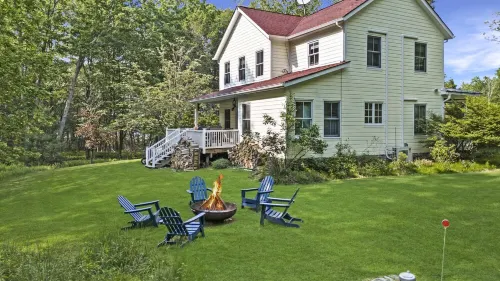 Fern Leaf Farmhouse - Cozy and Peaceful Hotels in Tusten