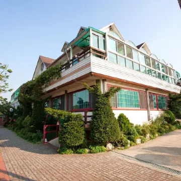 Ganghwa Lake House Pension Отели рядом с достопримечательностью «Горная крепость Канхва»