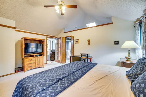 Pet-friendly Home w/ Pool - 8 Mi to Central Plano! - Homestays