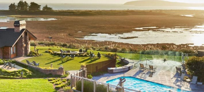 Pelican's Rest, by Vinifera Homes Hotels in Bodega Bay