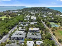 TROPICAL DELIGHTS @ BAY VILLAS APT 26A