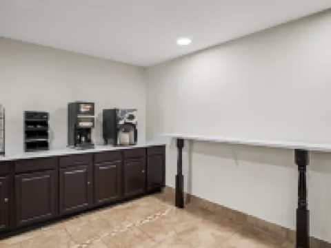 Red Roof Inn & Suites Euless - DFW Airport Southwest Hotels in Euless