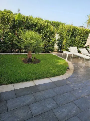 Villa with Pool and Whirlpool