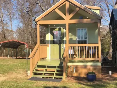 Cozy and Peaceful Tiny House on a 100-acre Farm