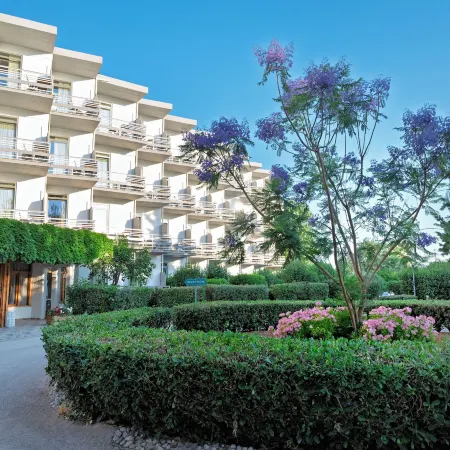 The Grove Seaside Hotel