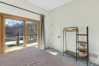 Big Bear Bungalow Stay on Ozark Waterfront - parcheggio