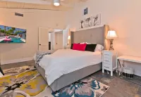 Movie Colony East - Heated Saltwater Pool - 3 King Bd, Views. Downtown 1 mi.