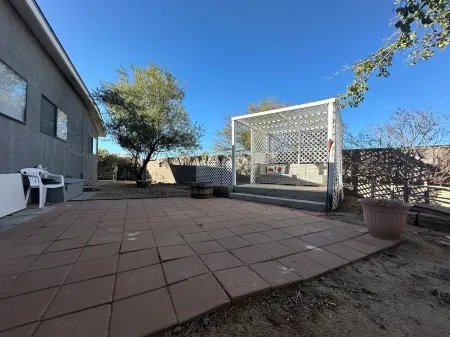 Terrific, CLEAN 4-bedroom house in Thatcher with WiFi, AC Отели в г. Тэтчер