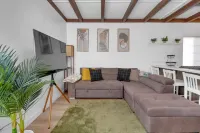 Modern Apartment Near Disneyland - Free Parking