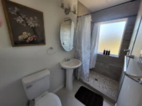 Cozy Cottage Suite. Unit 4