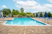 CasaBianca-Pool/FitnessCenter/Hiking/GameRoom Hotels in Arundel