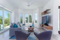 Modern 2 Bedroom Luxury Villa With Stunning Sea Views of Chalk Sound