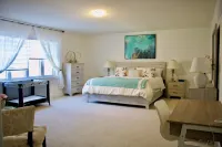 House in Wasaga Only 18 Min Away from Blue Mountain! 5 Min Away from the Beach! Hotels in Wasaga Beach