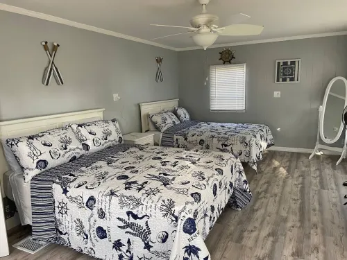 Island Getaway - Monthly Rental - 3 Queen Beds